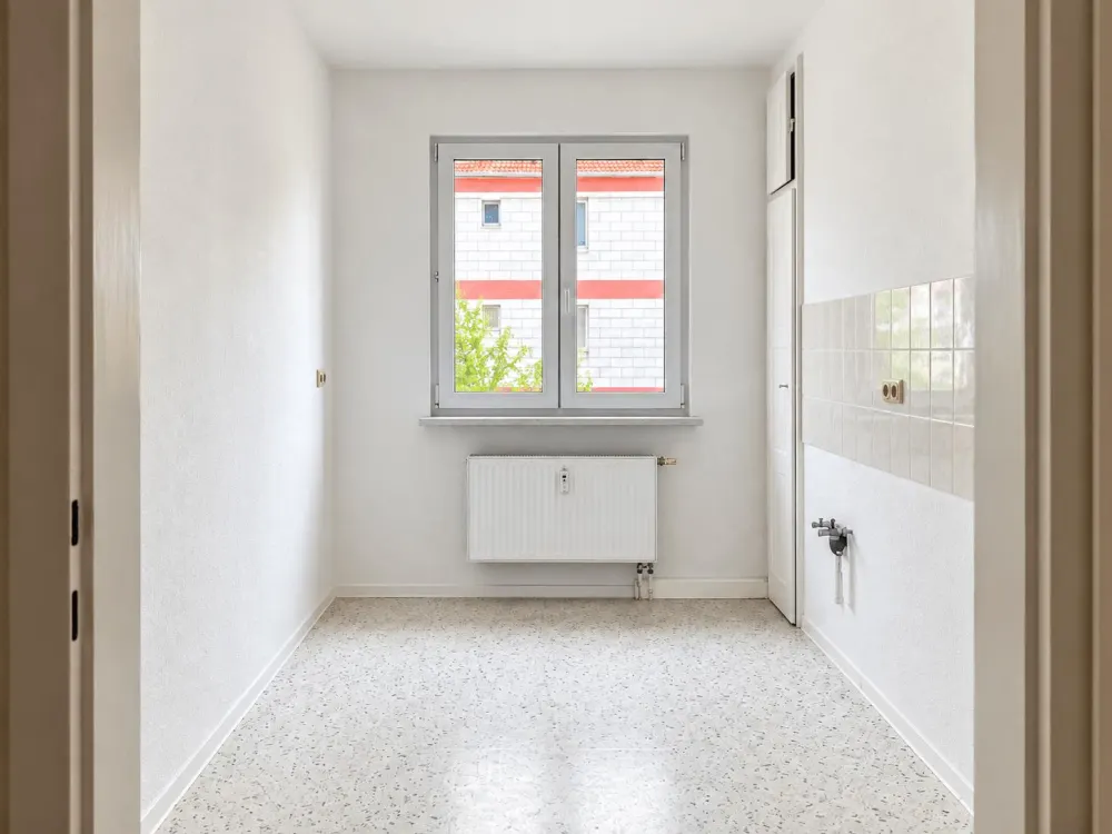 Ruhiges Wohnen mit Wohlfühlcharakter: Gepflegte 2-Raum-Wohnung mit Tageslichtbad und separater Küche
