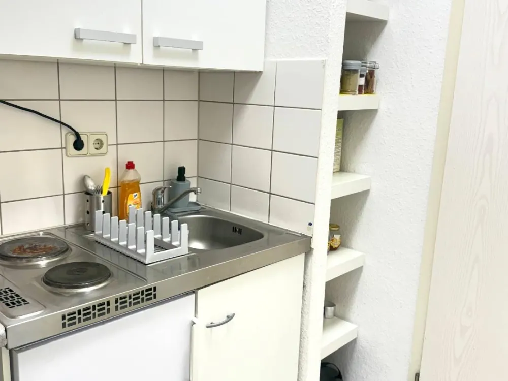 möblierte 28 m² Wohnung mit Balkon & Aufzug