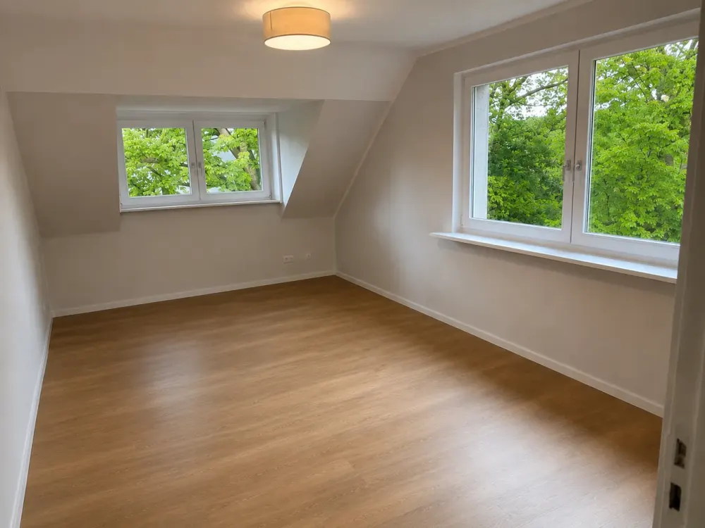 Erstbezug - Frisch kernsanierte, helle 2-Zimmer-Wohnung inkl. Dachboden ruhig und trotzdem zentral