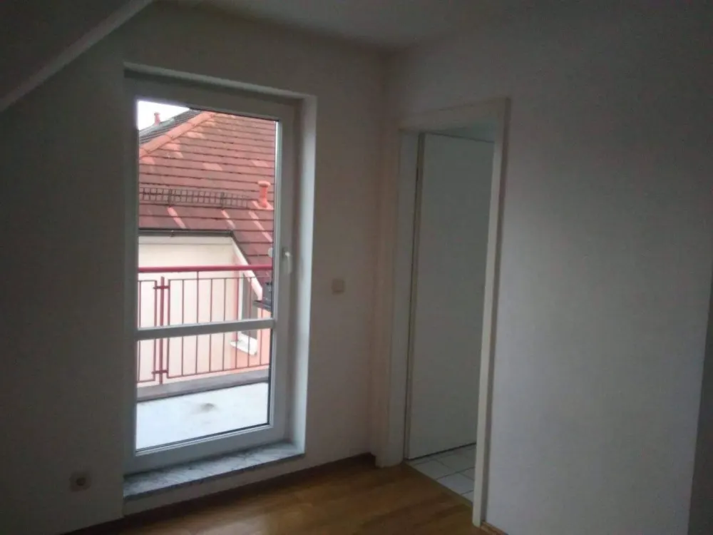 Helle 1-Zimmer-Wohnung mit Balkon und KFZ-Stellplatz