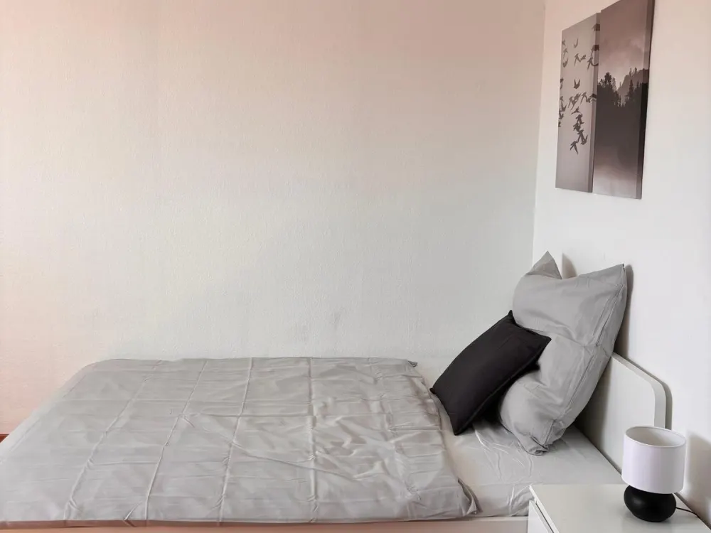Ein freies Zimmer in moderner 4er-WG, saniert, möbliert & bezugsfertig