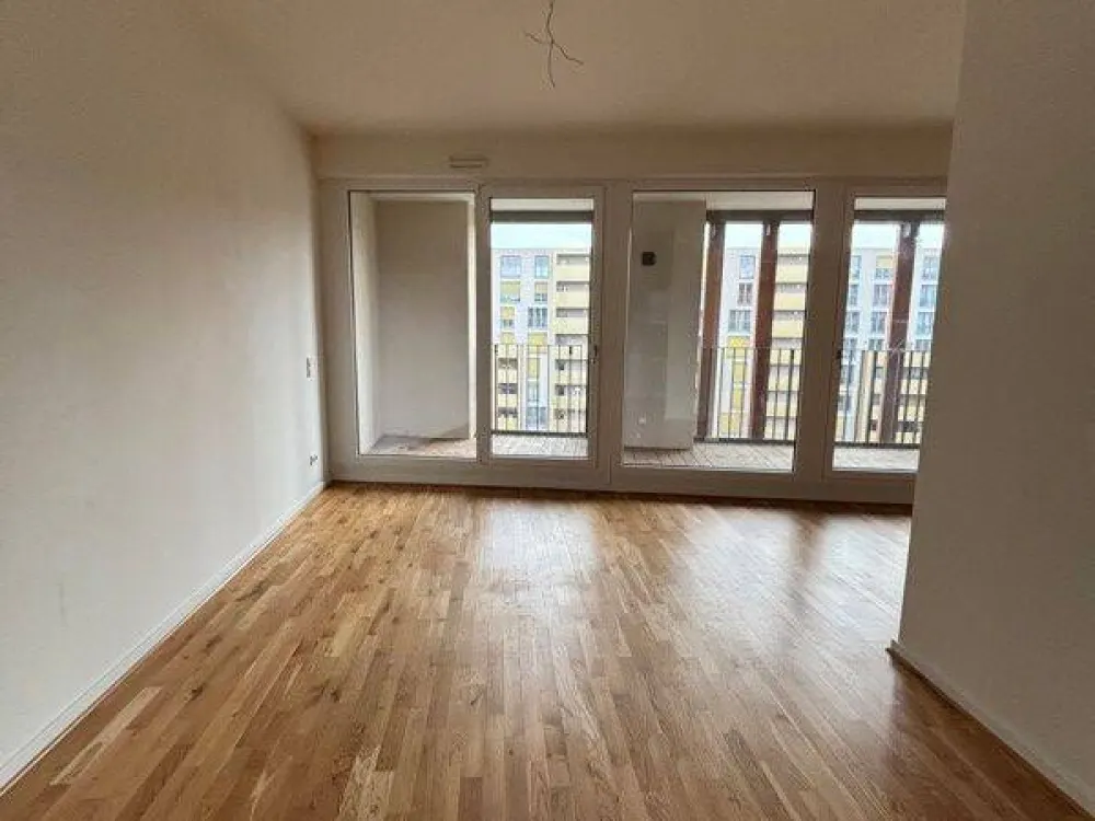 Großzügige 3-Raum-Wohnung mit Einbauküche, Gäste-Bad und Balkon
