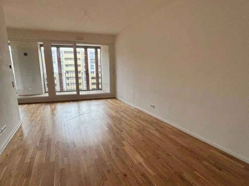 Großzügige 3-Raum-Wohnung mit Einbauküche, Gäste-Bad und Balkon