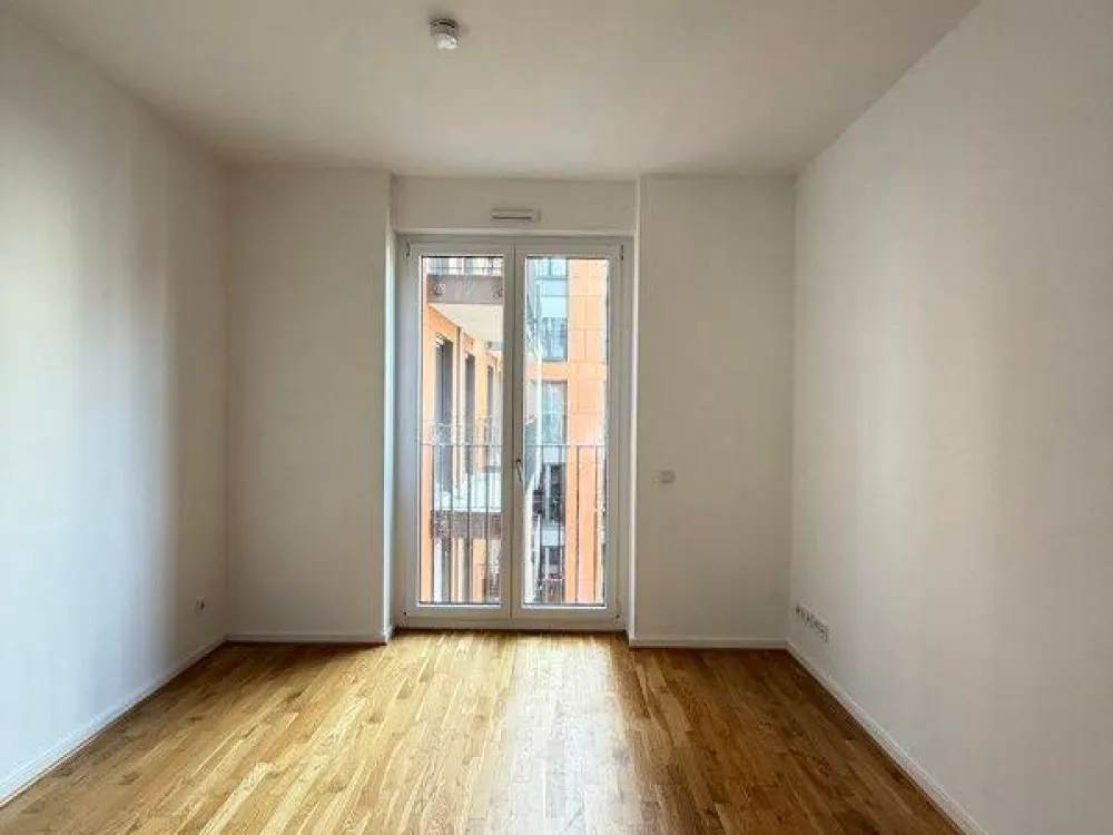 Großzügige 3-Raum-Wohnung mit Einbauküche, Gäste-Bad und Balkon