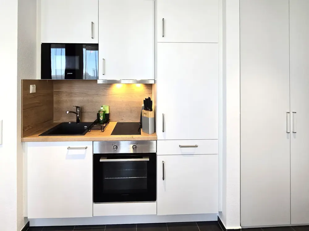 Bezugsbereites 1-Zimmer-Apartment komplett ausgestattet, zentral Niederrad