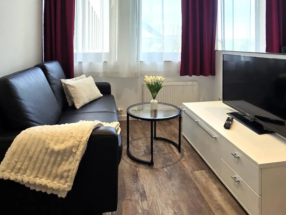 Bezugsbereites 1-Zimmer-Apartment komplett ausgestattet, zentral Niederrad