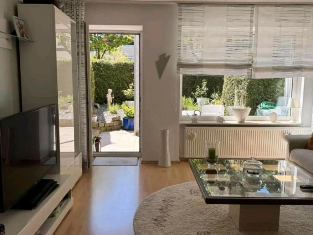 Furnished 3-Room Apartment with Terrace