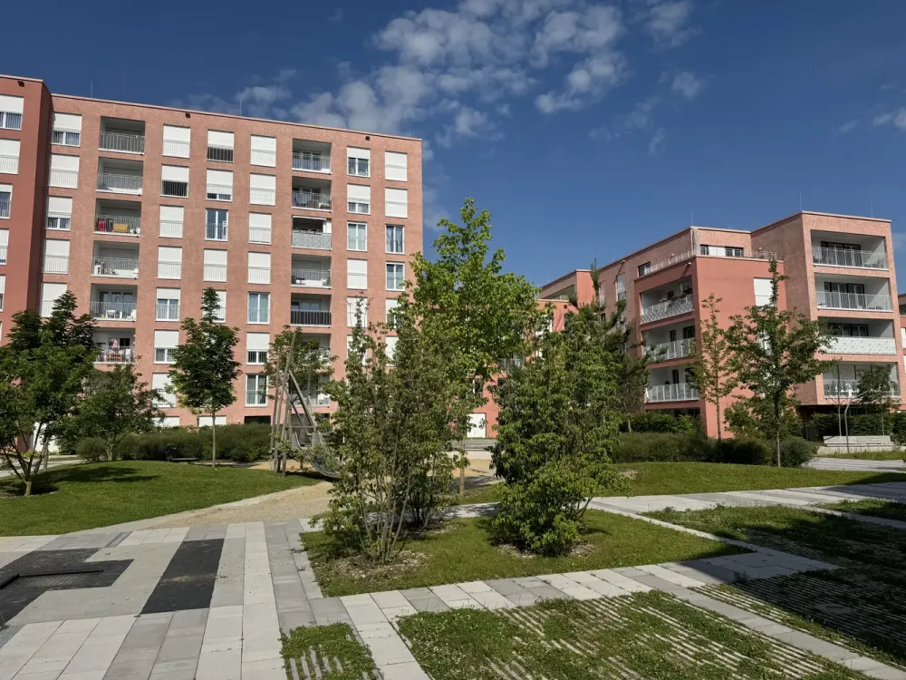 Neuwertige 3-Zimmer-Wohnung mit Balkon, Einbauküche und Stellplatz in München Obermenzin