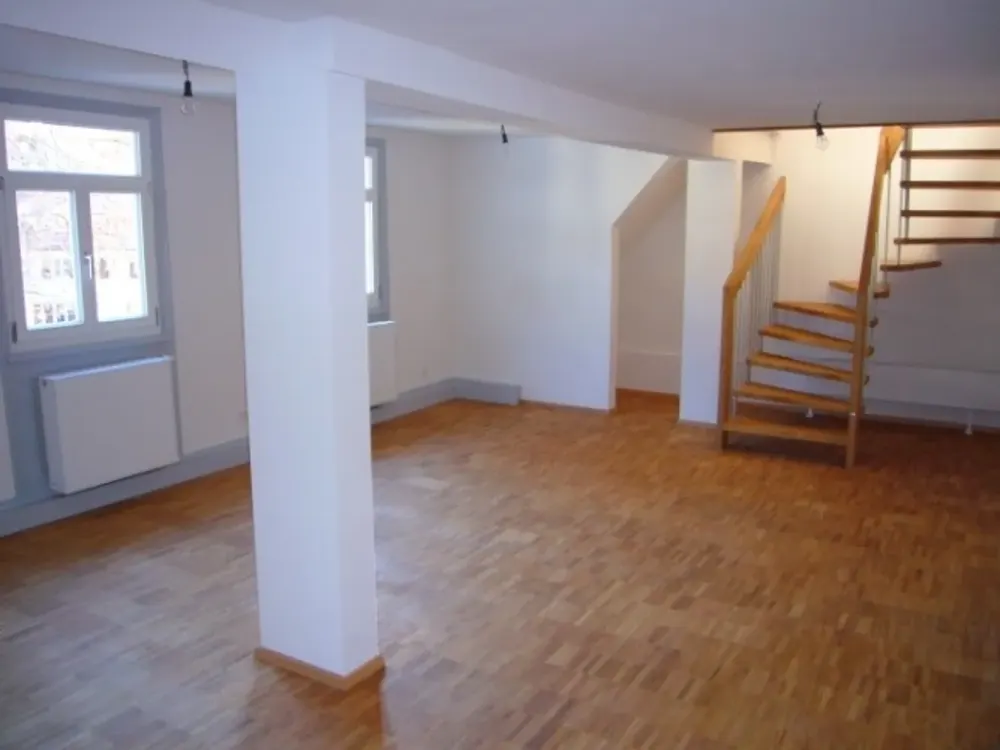 Schöne 2-Zimmer-Maisonette-Wohnung mit Dachterrasse in 4-Familienhaus mit Aufzug - Provisionsfrei!