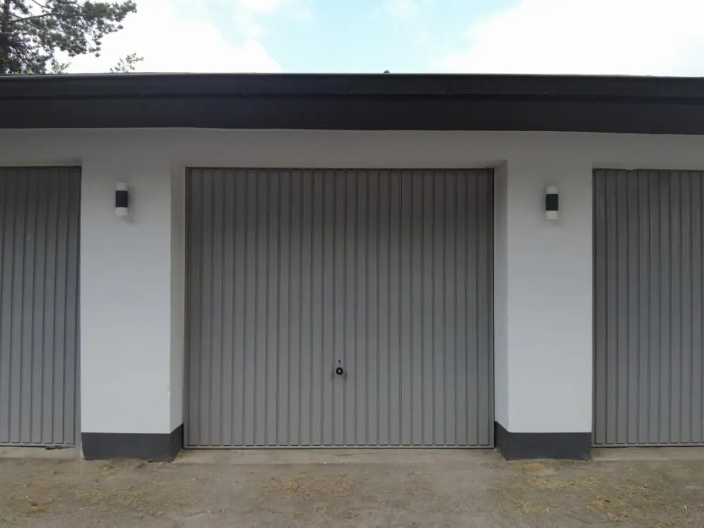 Dachgeschosswohnung in ruhiger Lage an der Haard. Inklusive Garage und Keller.