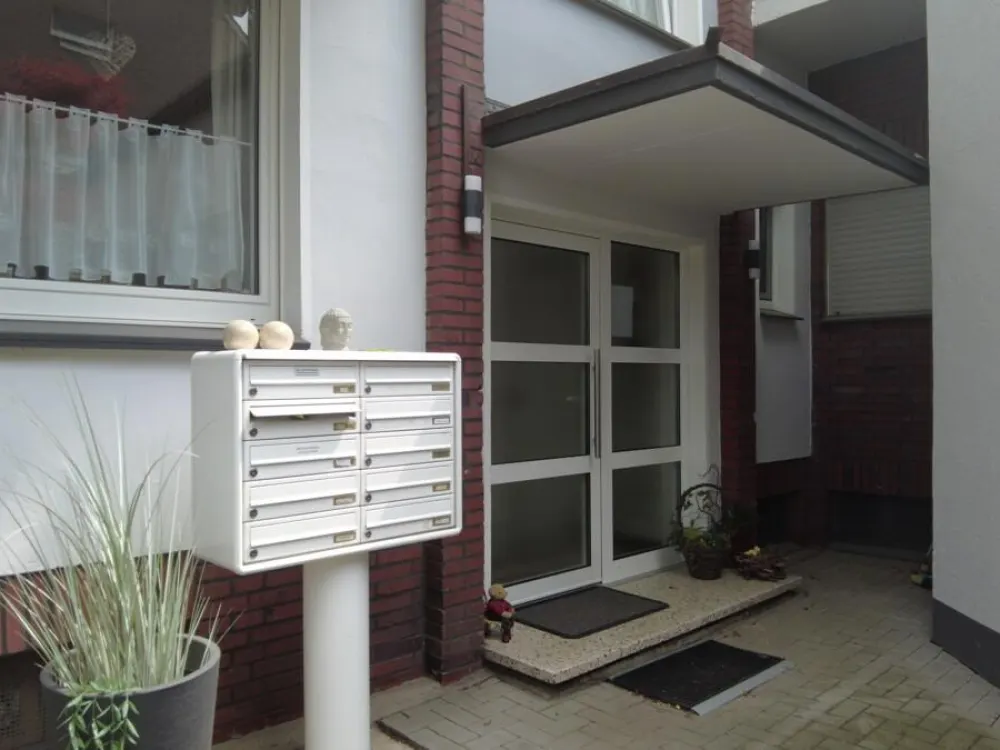 Dachgeschosswohnung in ruhiger Lage an der Haard. Inklusive Garage und Keller.