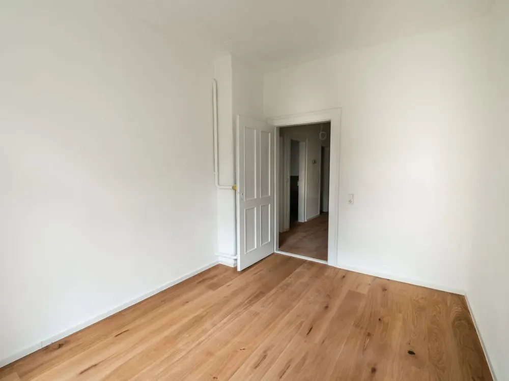 Erstbezug nach Komplettsanierung, Familienfreundliche 4-Zi-Wohnung mit Loggia mitten in Esslingen