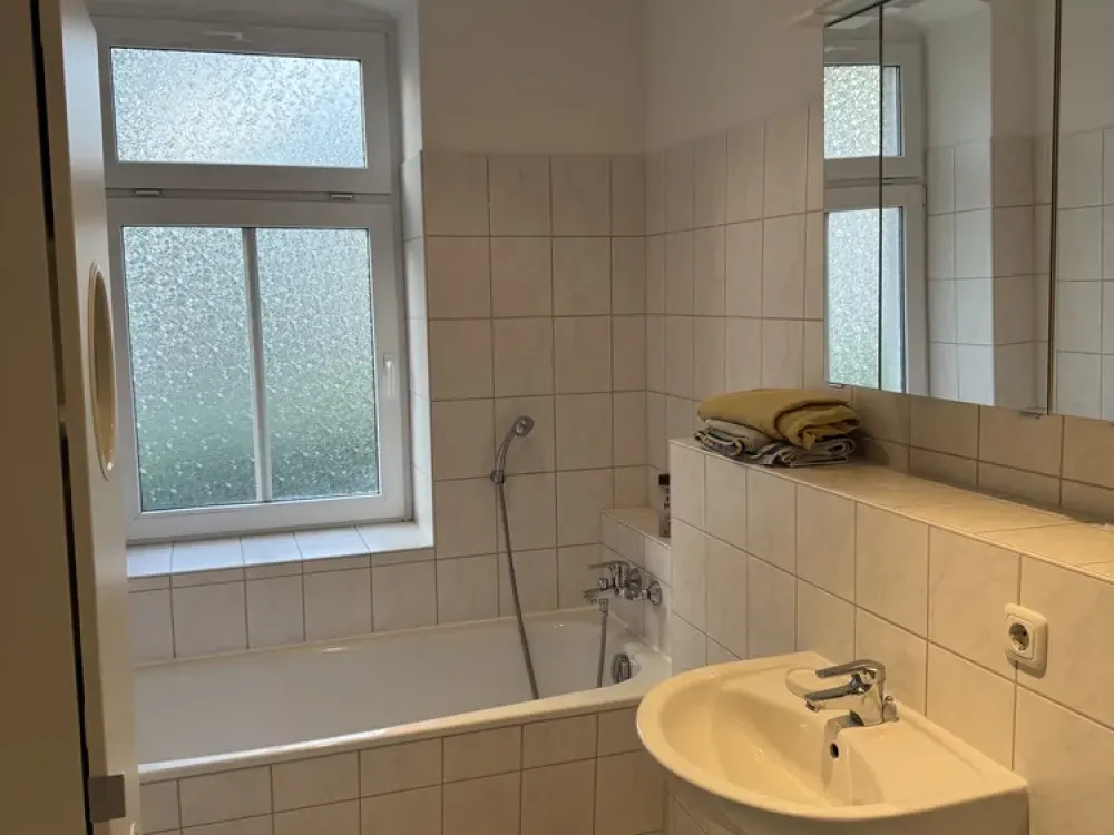 möblierte 2-Raum-EG-Wohnung mit gehobener Innenausstattung mit Einbauküche an der TU Dresden