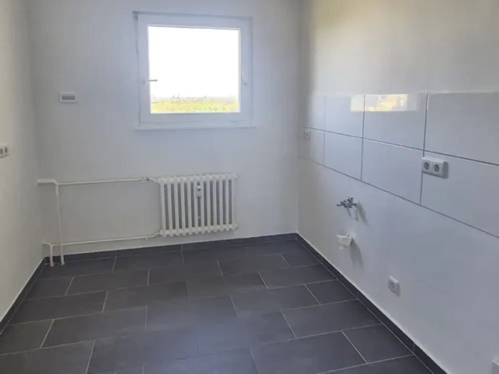 ANFRAGEN ÜBER DAS KONTAKTFELD +++ Sanierte Neubauwohnung mit Balkon und Weitsicht