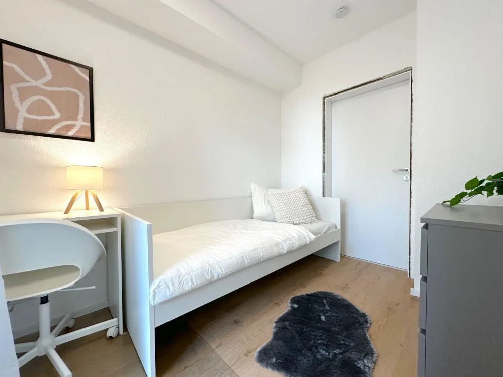 Möbliertes Zimmer frei in moderner Frauen-WG, Robert-Dißmann-Straße 8, Frankfurt am Main!