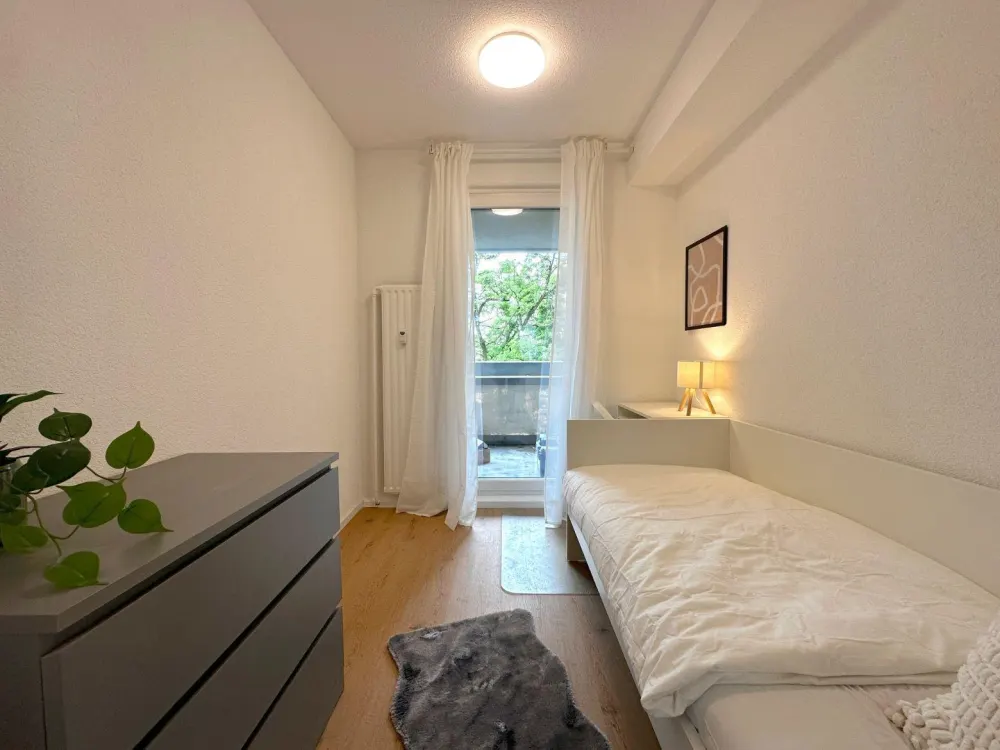 Möbliertes Zimmer frei in moderner Frauen-WG, Robert-Dißmann-Straße 8, Frankfurt am Main!
