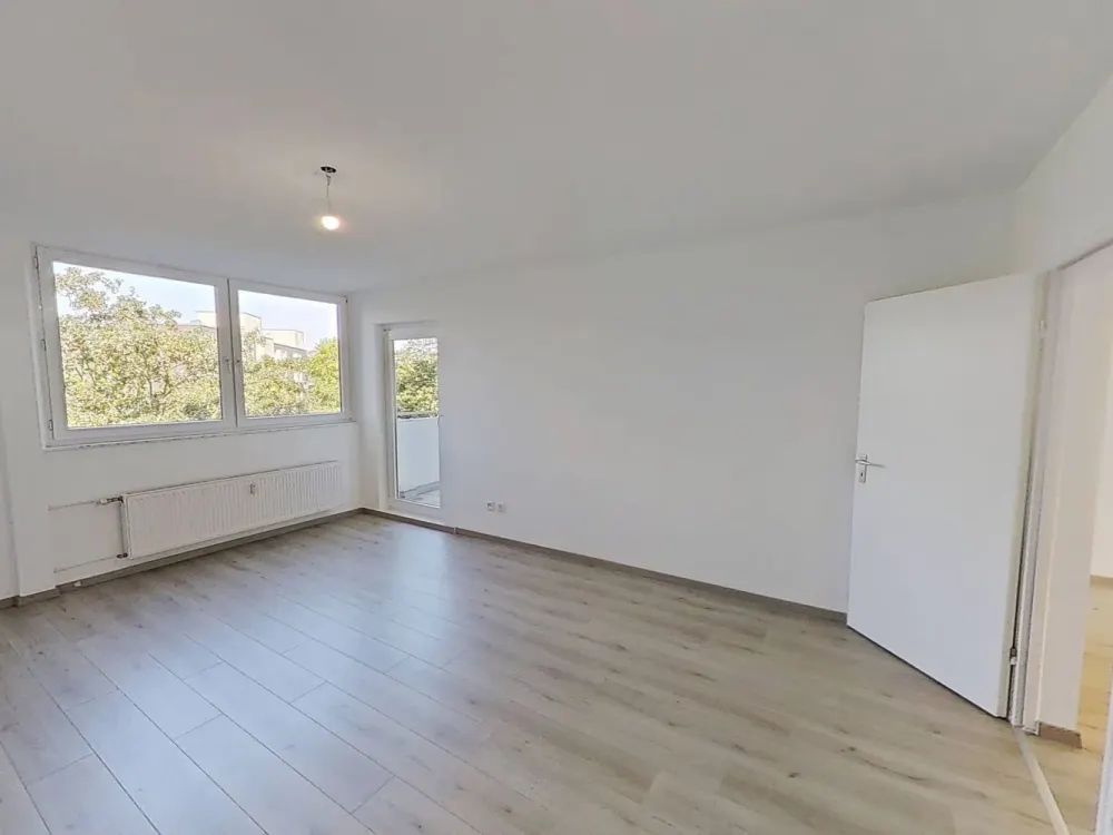 HELL & GEMÜTLICH - Charmante 3-Zimmer-Wohnung mit BALKON
