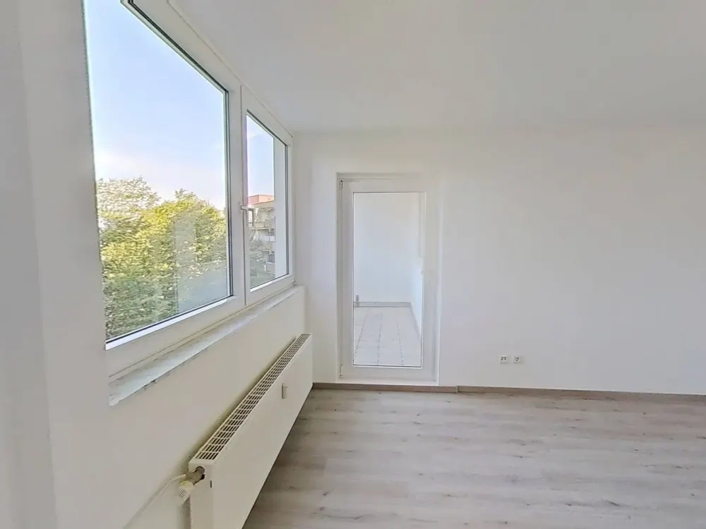 HELL & GEMÜTLICH - Charmante 3-Zimmer-Wohnung mit BALKON