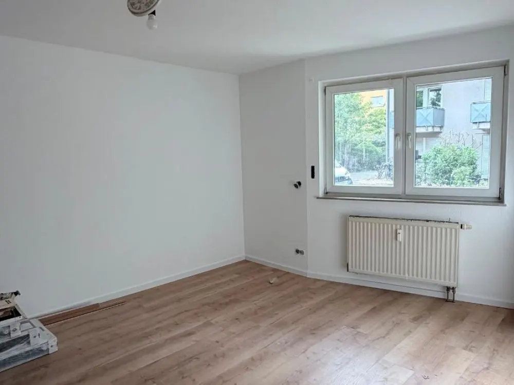 Erstbezug nach Sanierung! 2-Zimmer-Wohnung + Balkon in Schweinau