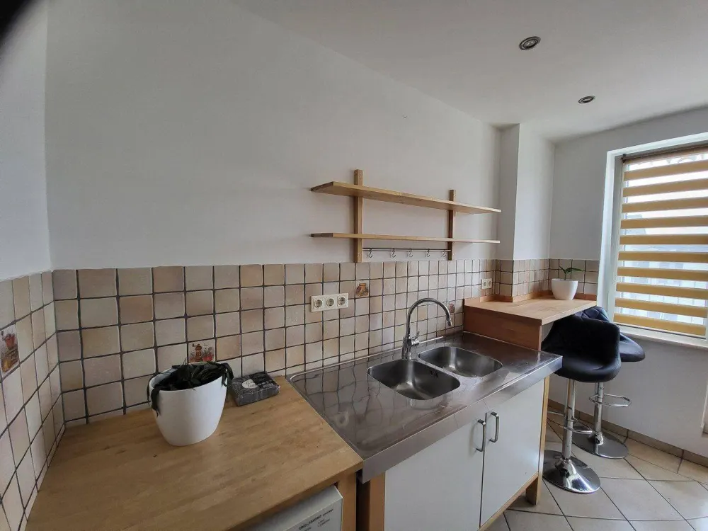Asia Viertel 1-ZiKüDiBad Wohnung 6.-OG mit Aufzug 2 Balkone (Nord und Süd) mit EBK