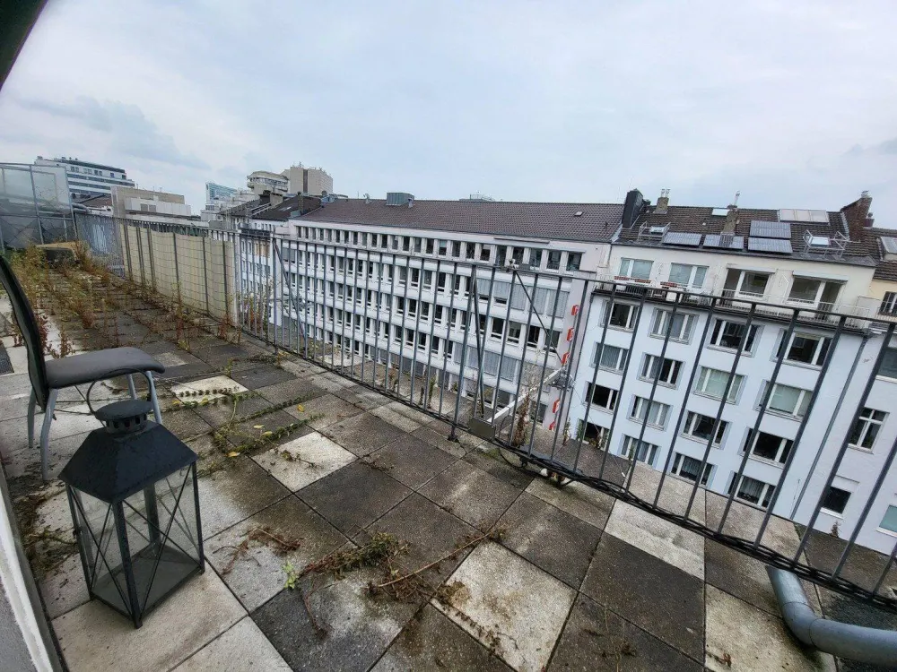 Asia Viertel 1-ZiKüDiBad Wohnung 6.-OG mit Aufzug 2 Balkone (Nord und Süd) mit EBK