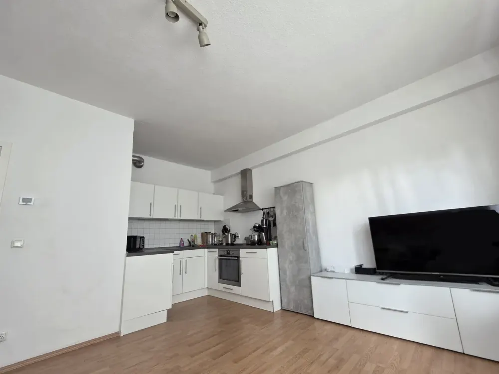 Singles oder Paare aufgepasst: helle freundliche 3-Raum-Wohnung mit Balkon und EBK