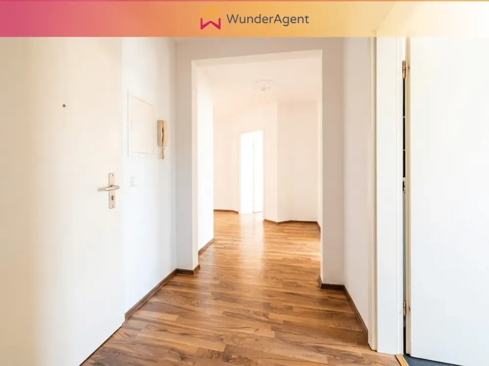 Helle 2 Zimmer-DG-Wohnung mit Tageslichtbad & Garten in Toplage