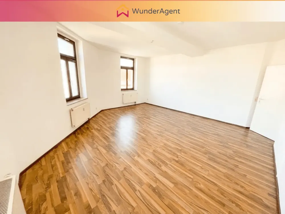 Helle 2 Zimmer-DG-Wohnung mit Tageslichtbad & Garten in Toplage