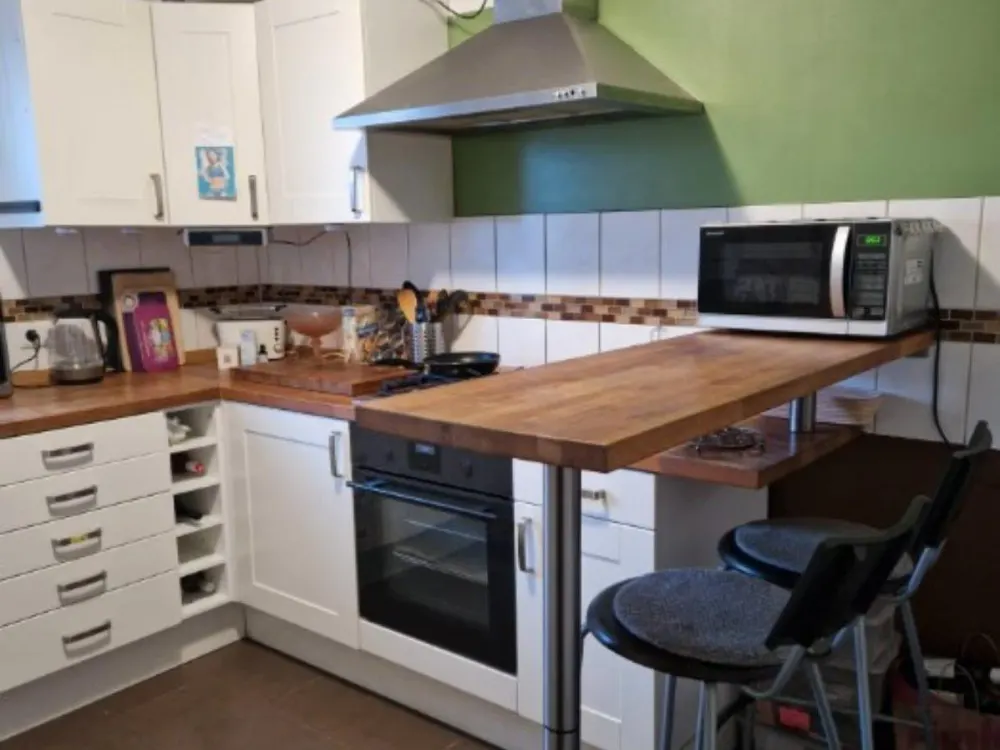 2-Room Apartment with Balcony & Fitted Kitchen in Frankfurt