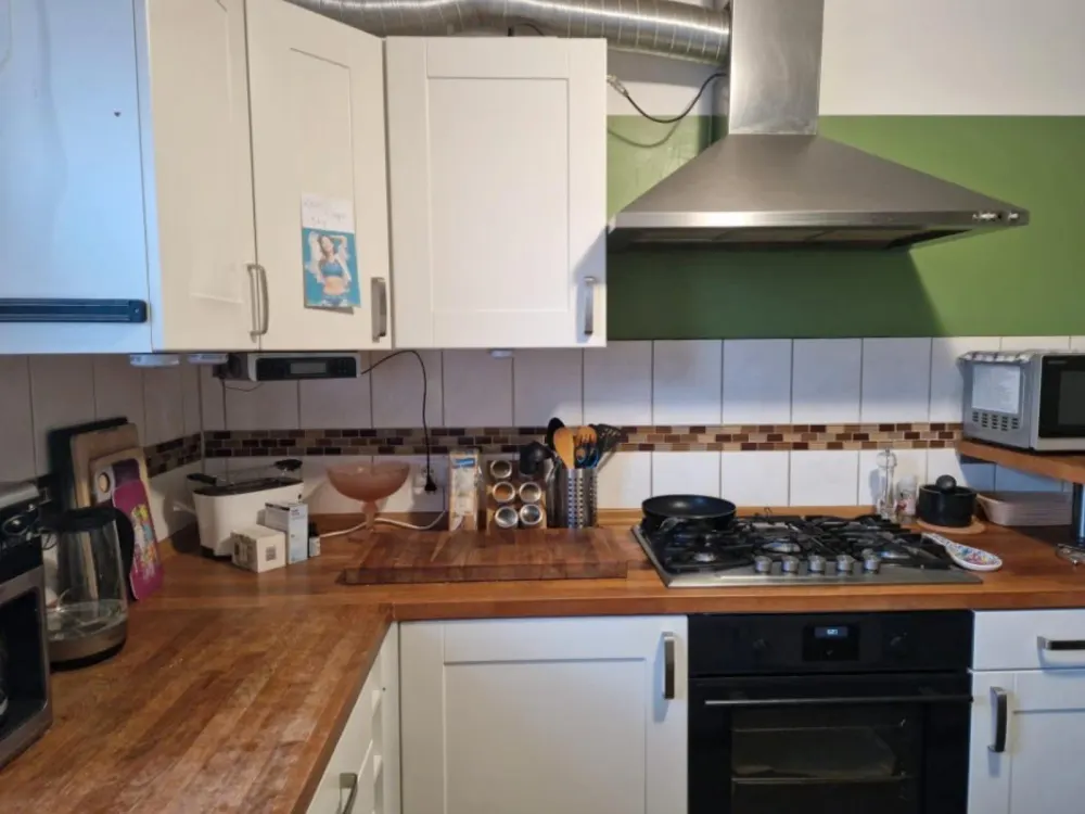 2-Room Apartment with Balcony & Fitted Kitchen in Frankfurt