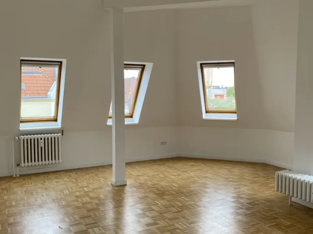 Großzügige 2-Zimmer-Wohnung mit Balkon und Einbauküche