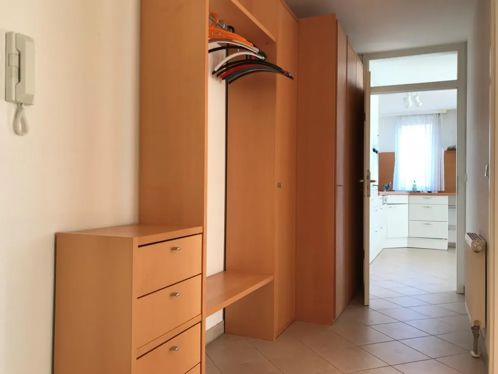 Stilvolle, geräumige und gepflegte 2-Zimmer-Wohnung mit Balkon und Einbauküche in Erlangen