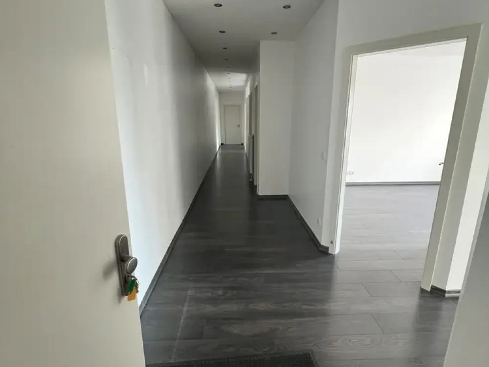 Schöne, helle und große 4-Zimmer-Wohnung