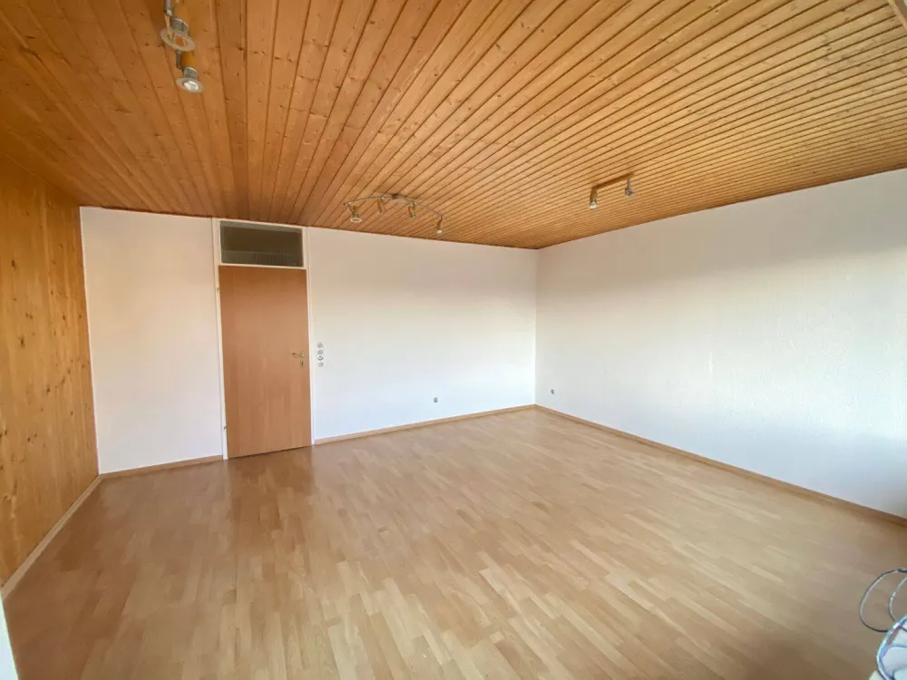 Renovierte 3-Zi-Wohnung mit Terrasse und Einbauküche in Nürnberg