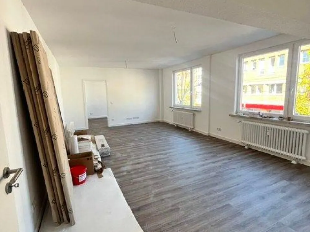 Helle 55 qm 2-Zi- Wohnung in Düsseldorf-Rath, Frei ab 01.10.26