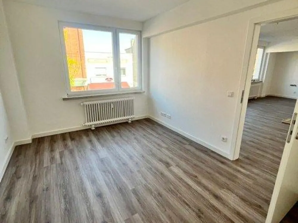 Helle 55 qm 2-Zi- Wohnung in Düsseldorf-Rath, Frei ab 01.10.26