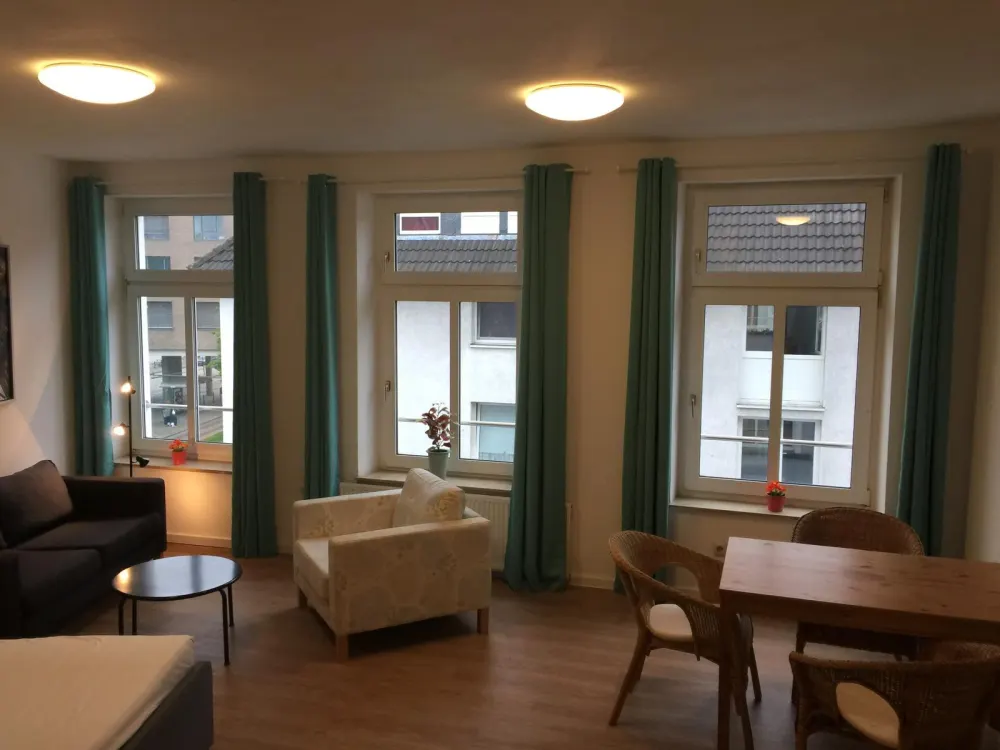 Zentral gelegene 1,5-Zimmer-Wohnung direkt am Hauptbahnhof zu ver