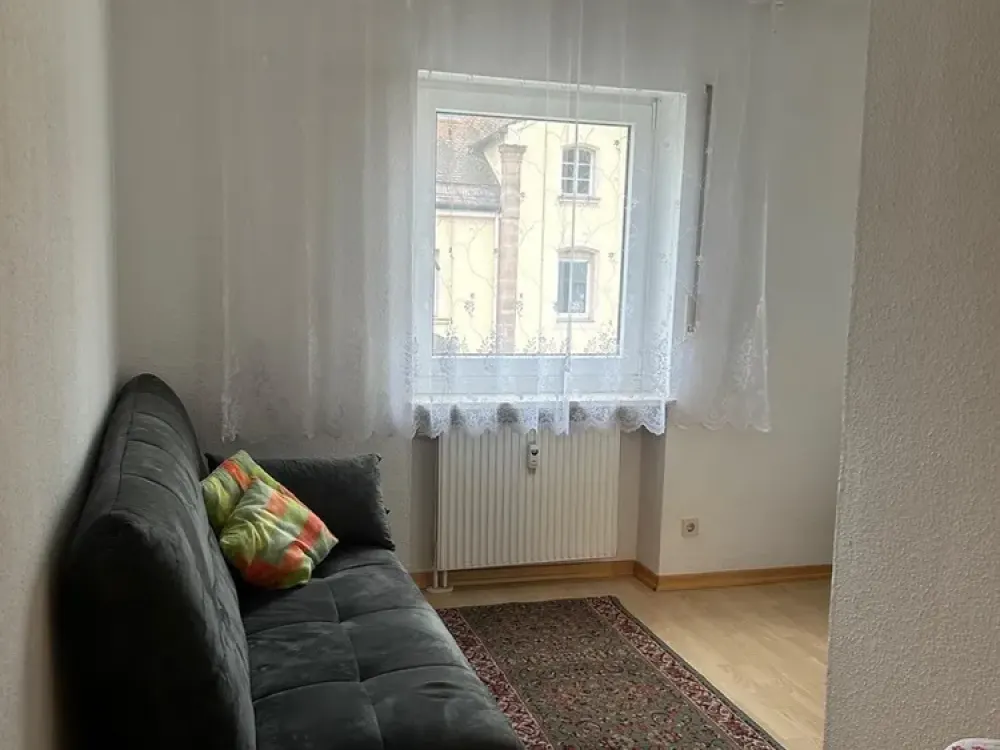 Schöne möblierte Wohnung zentrale Lage von Privat