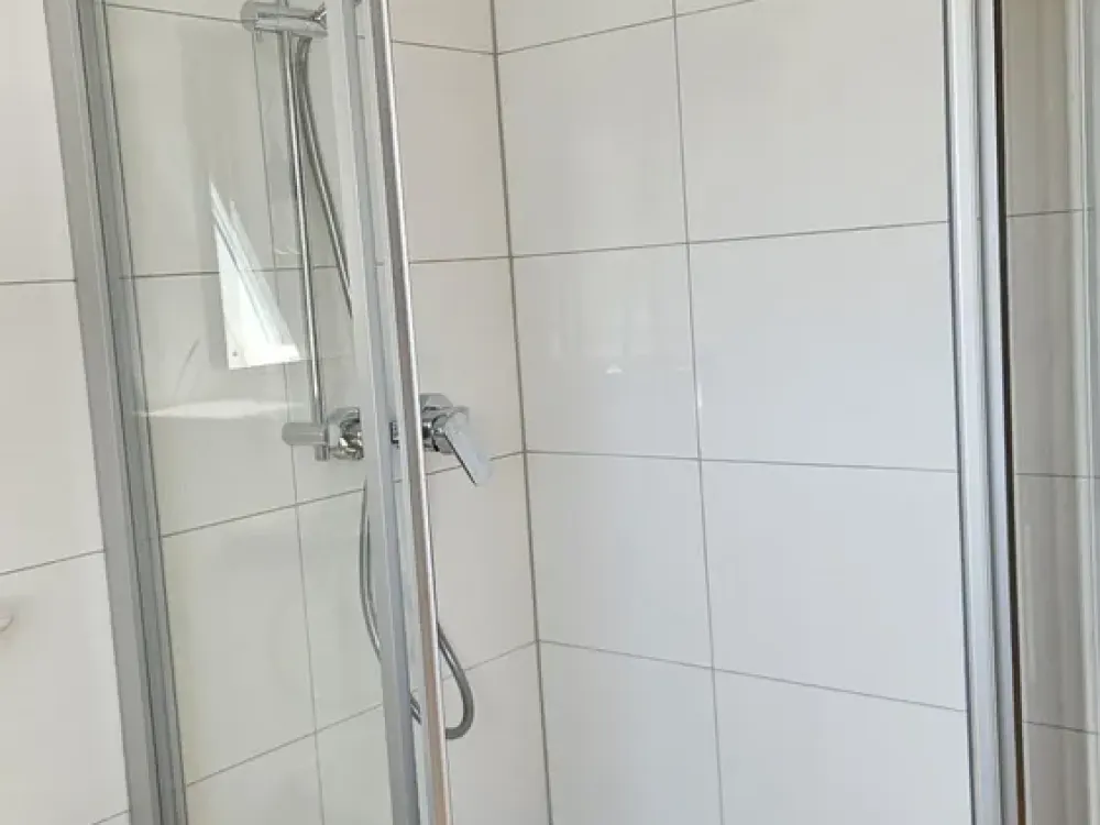 Schöne und frisch sanierte 1,5-Zimmer-DG Wohnung in Neuss
