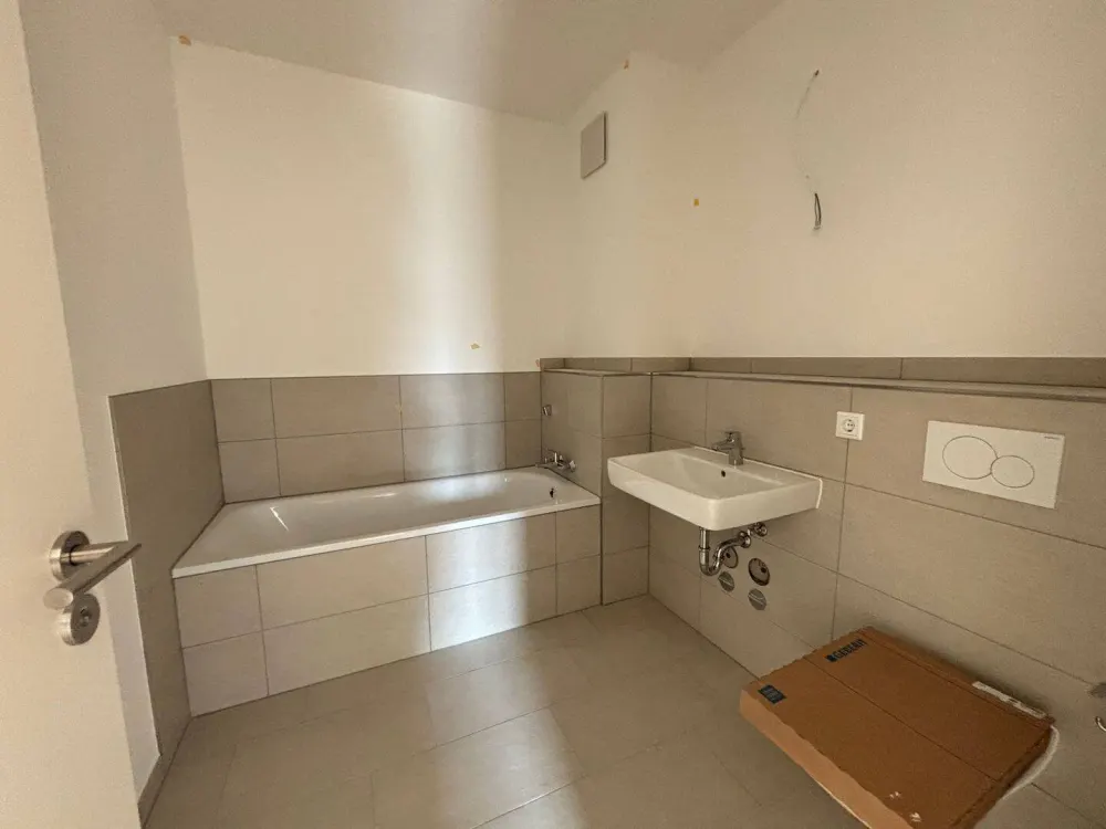 ERSTBEZUG * Individuelle und moderne 4-RW in DD-Löbtau