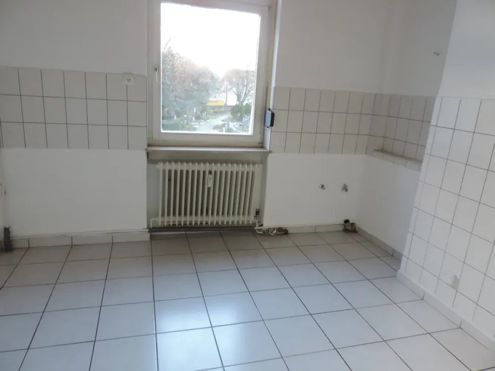 ***Helle 3 Zimmer Altbauwohnung mit Terrasse in zentraler Lage.***