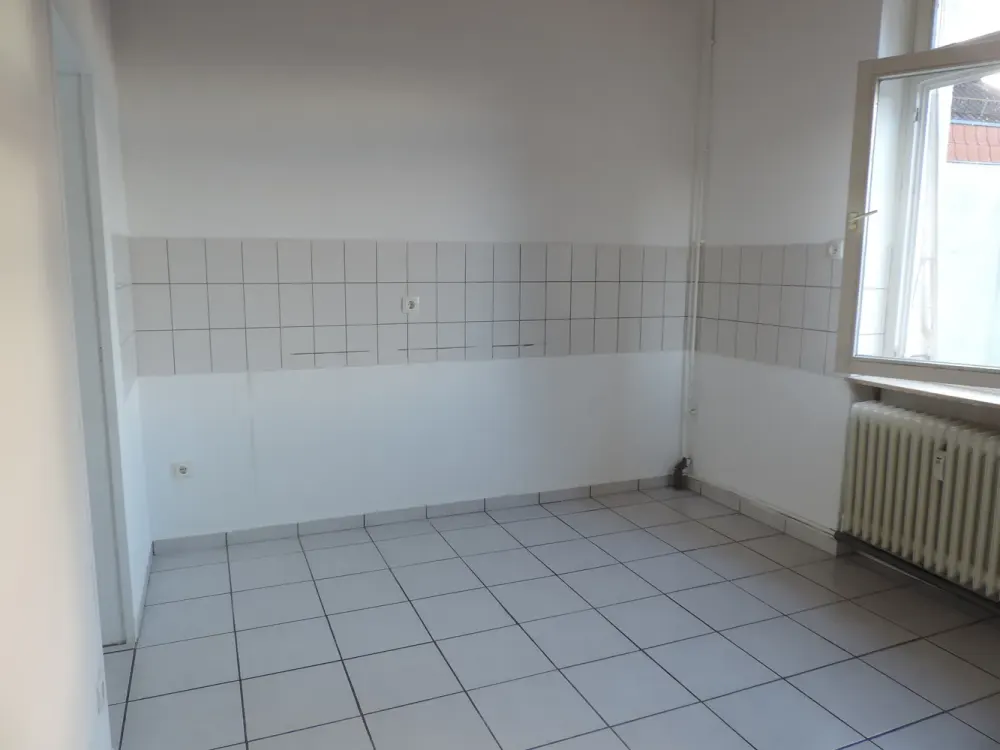 ***Helle 3 Zimmer Altbauwohnung mit Terrasse in zentraler Lage.***