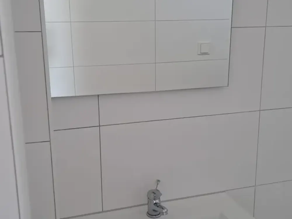 ***Helle 3 Zimmer Altbauwohnung mit Terrasse in zentraler Lage.***