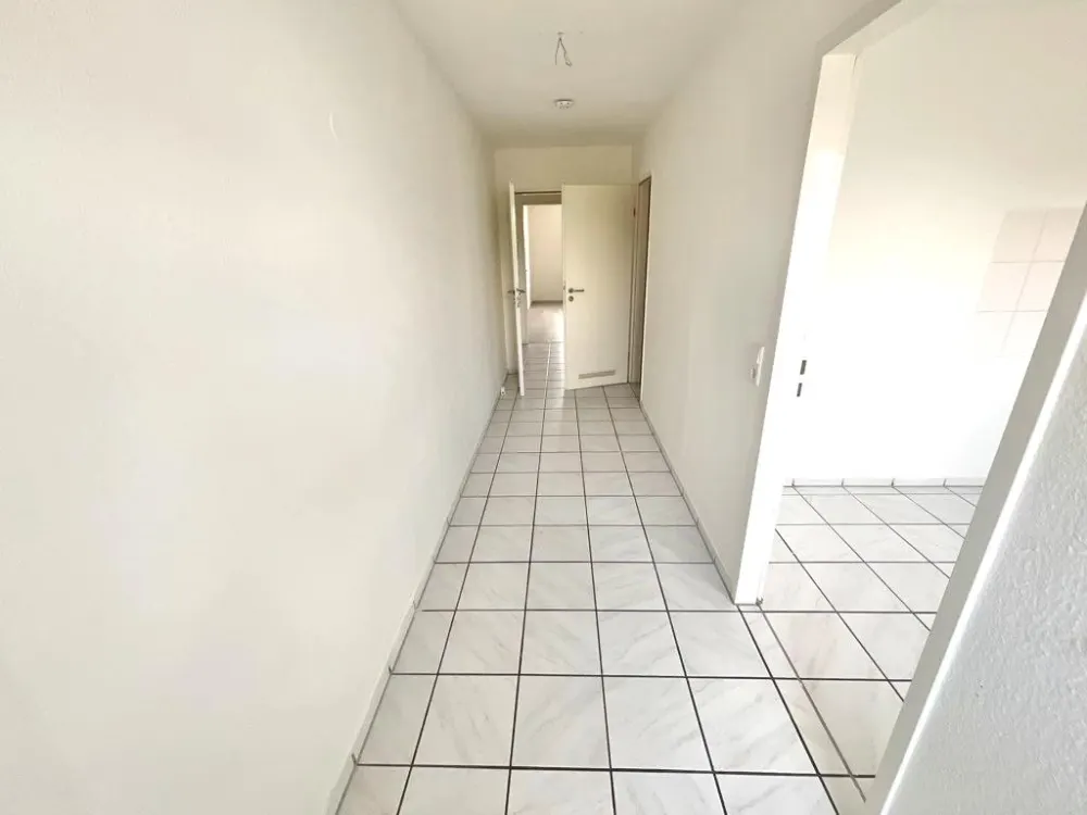 Helle und große 2 Zimmerwohnung