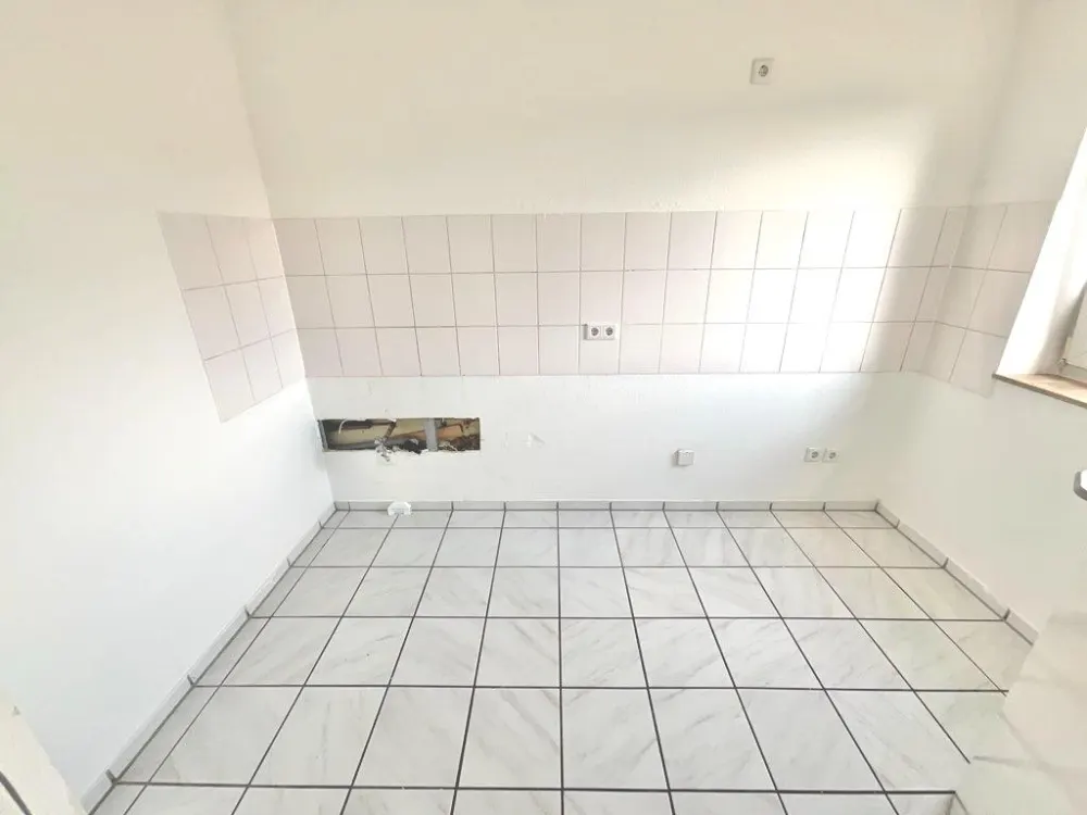 Helle und große 2 Zimmerwohnung