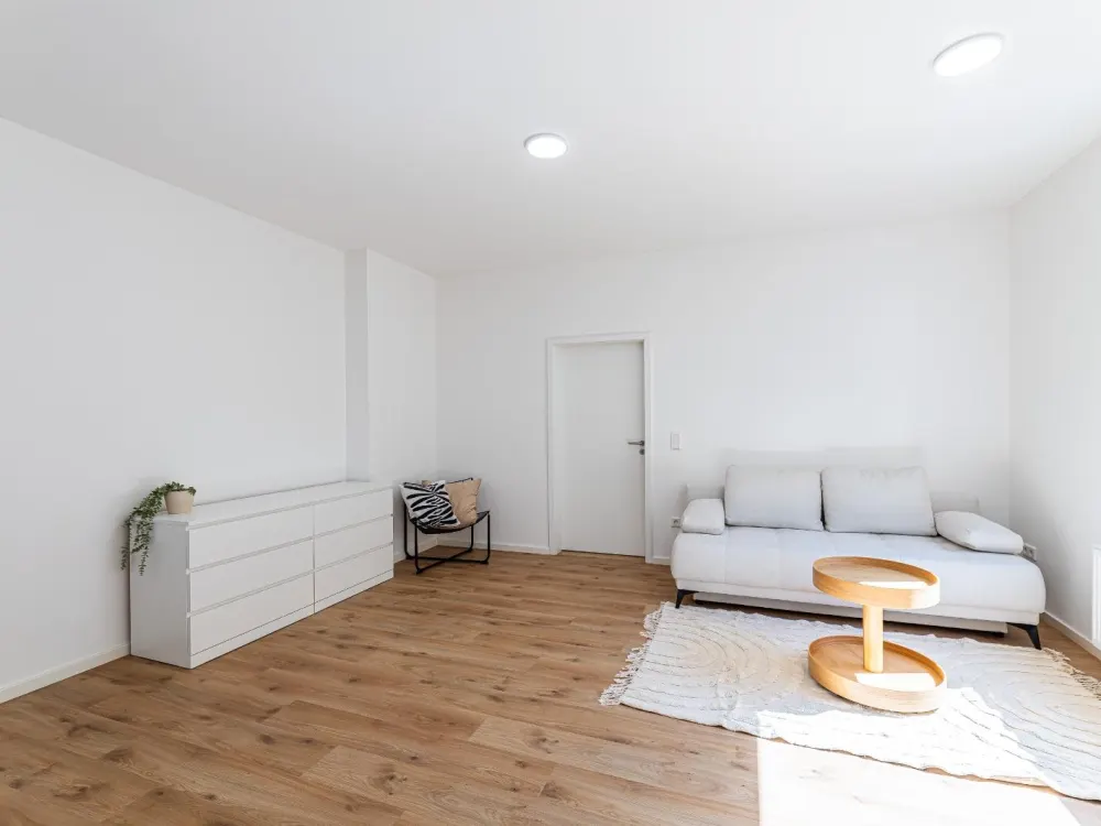 Frisch saniert & voll möbliert! Moderne 2-Zimmer-Wohnung mit Balkon in Nürnberg-Schoppershof