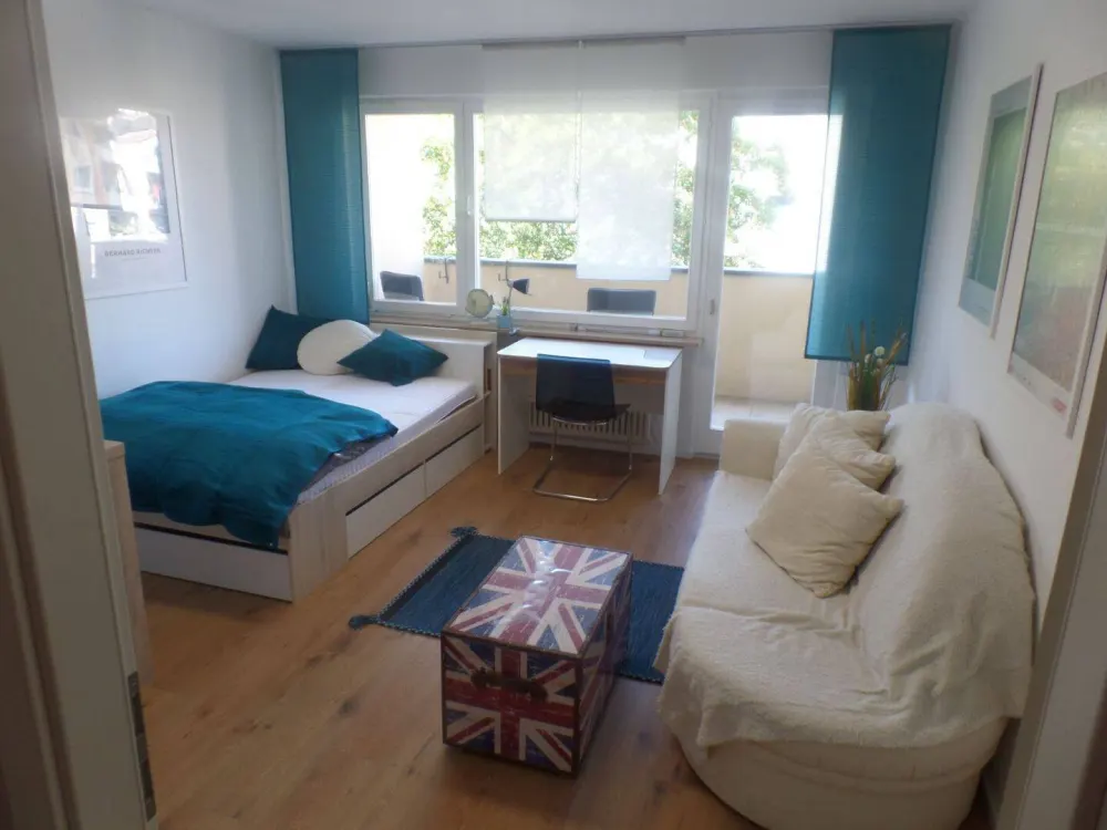 *Kernsaniert ! Voll-Möbliertes 1 Zimmer-Appartement mit Balkon,EBK,TG in Top-Lage Nürnberg Johannis*
