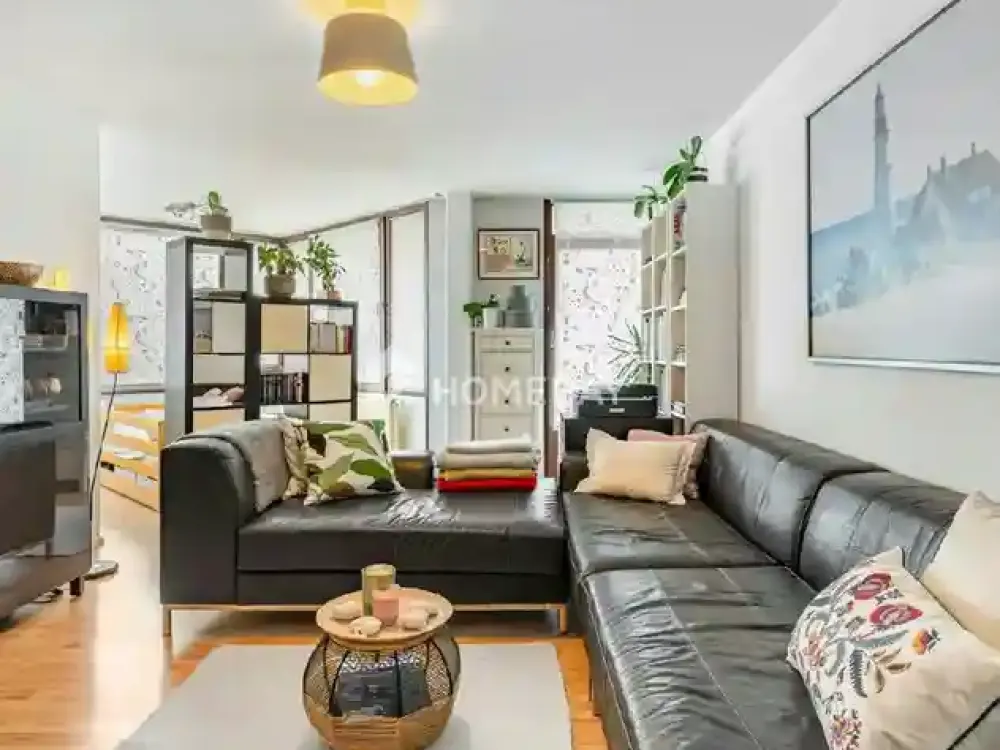 Helle 3‑Zimmer‑Wohnung mit verglaster Westloggia, Einbauküche & Aufzug, nahe S‑Bahn