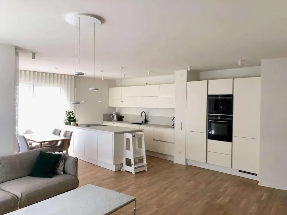 Neuwertige 5-Zi-Wohnung mit KNX & E-Stellplatz, Fellbach