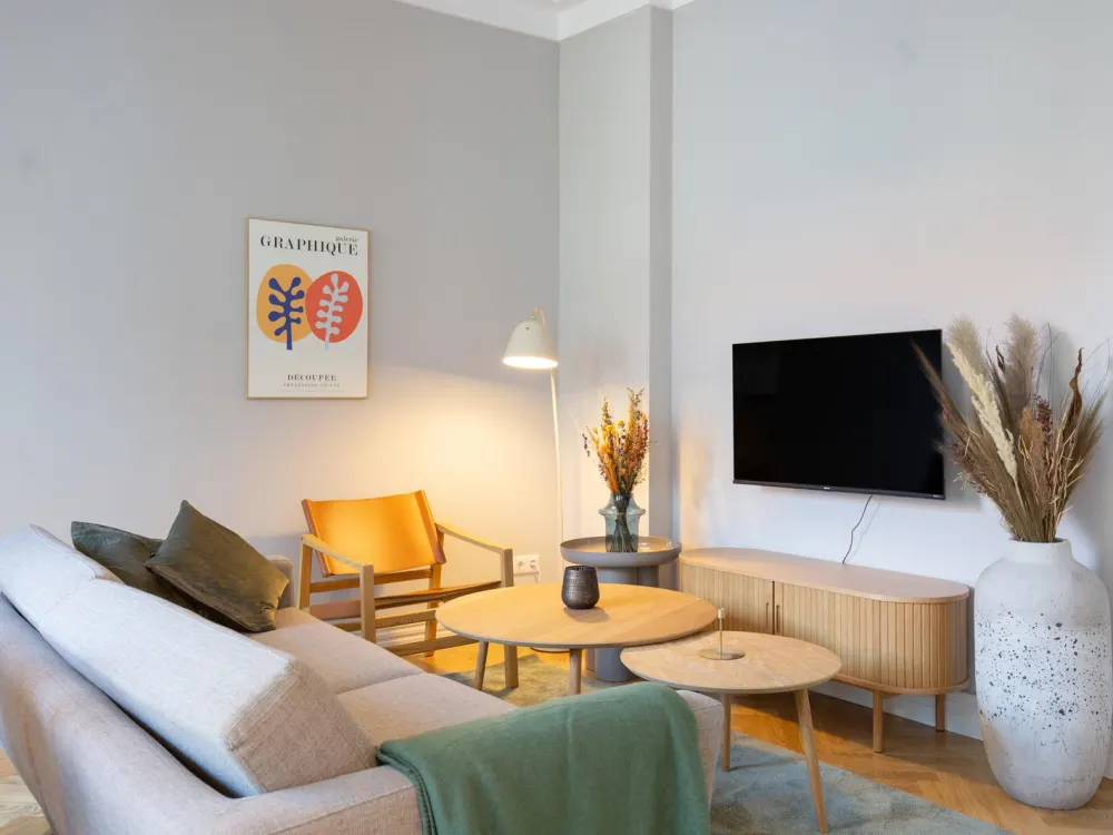Exklusiv möbliertes 2-Zimmer City-Apartment an der Mediaspree
